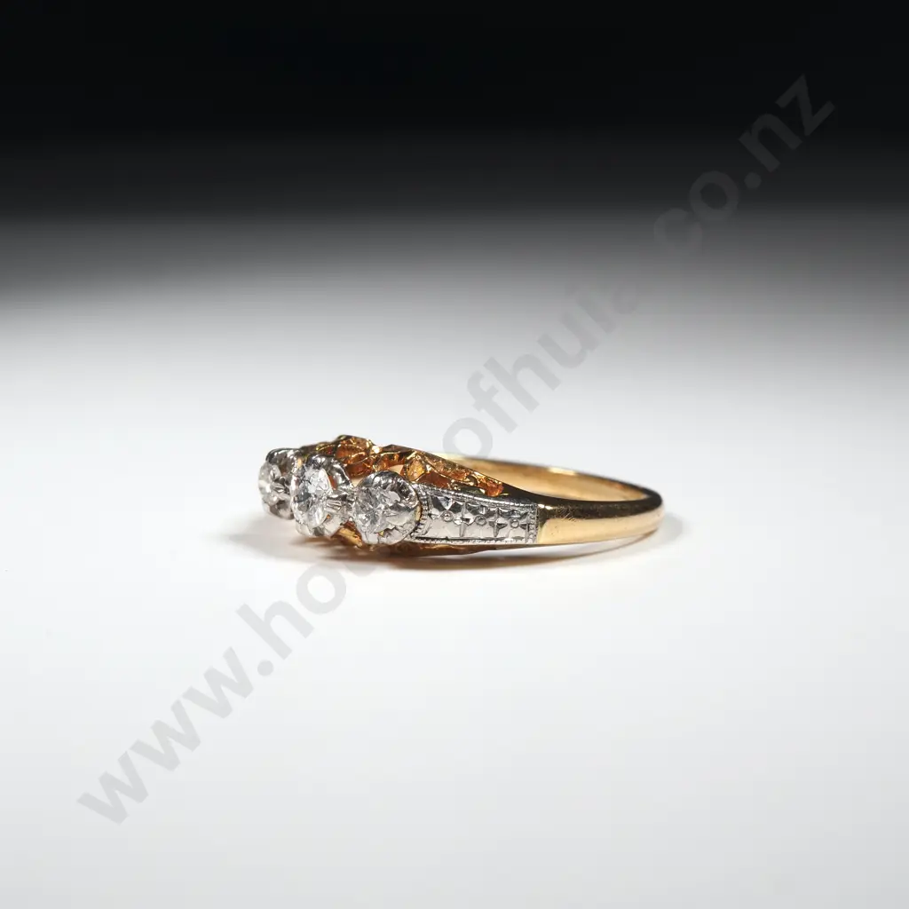 18ct Yellow Gold & Platinum Solitaire Diamond Set Filigree Ring - Valuation  $2,990 Image 1++