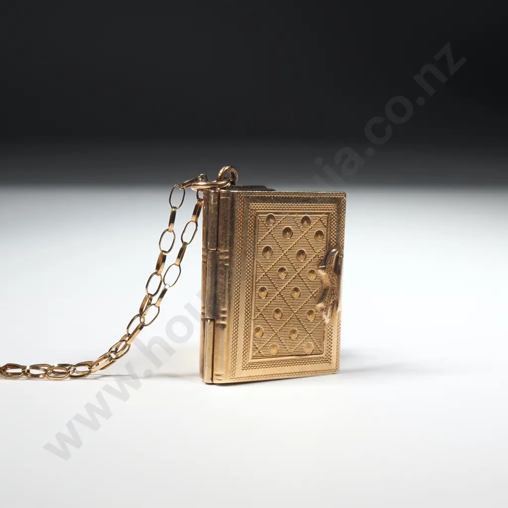 Vintage 9ct Gold Book Locket on 9ct Gold Chain Image 1++