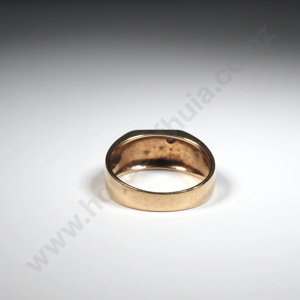 Vintage 9ct Gold Celtic Signet Ring w Small Diamond Image 1++