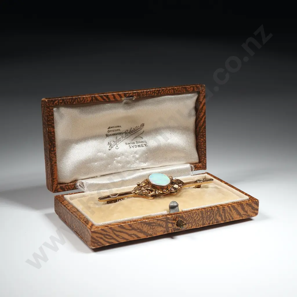 Exquisite Cased Antique 9ct Gold Opal Brooch in Australia Jewellers Box Image 1++