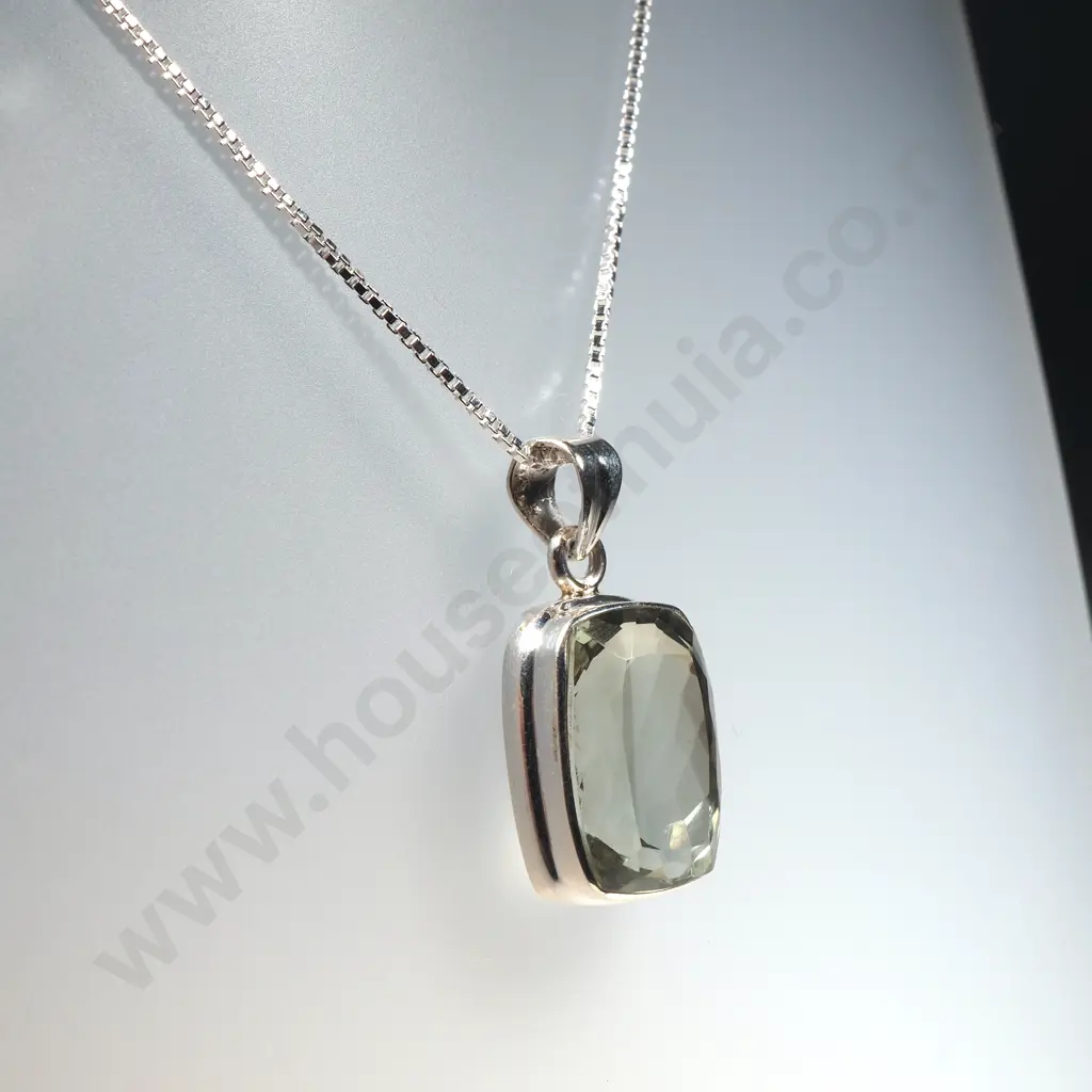 Sterling Silver & Green Amethyst Pendant on Sterling Silver Chain - As New Image 1++