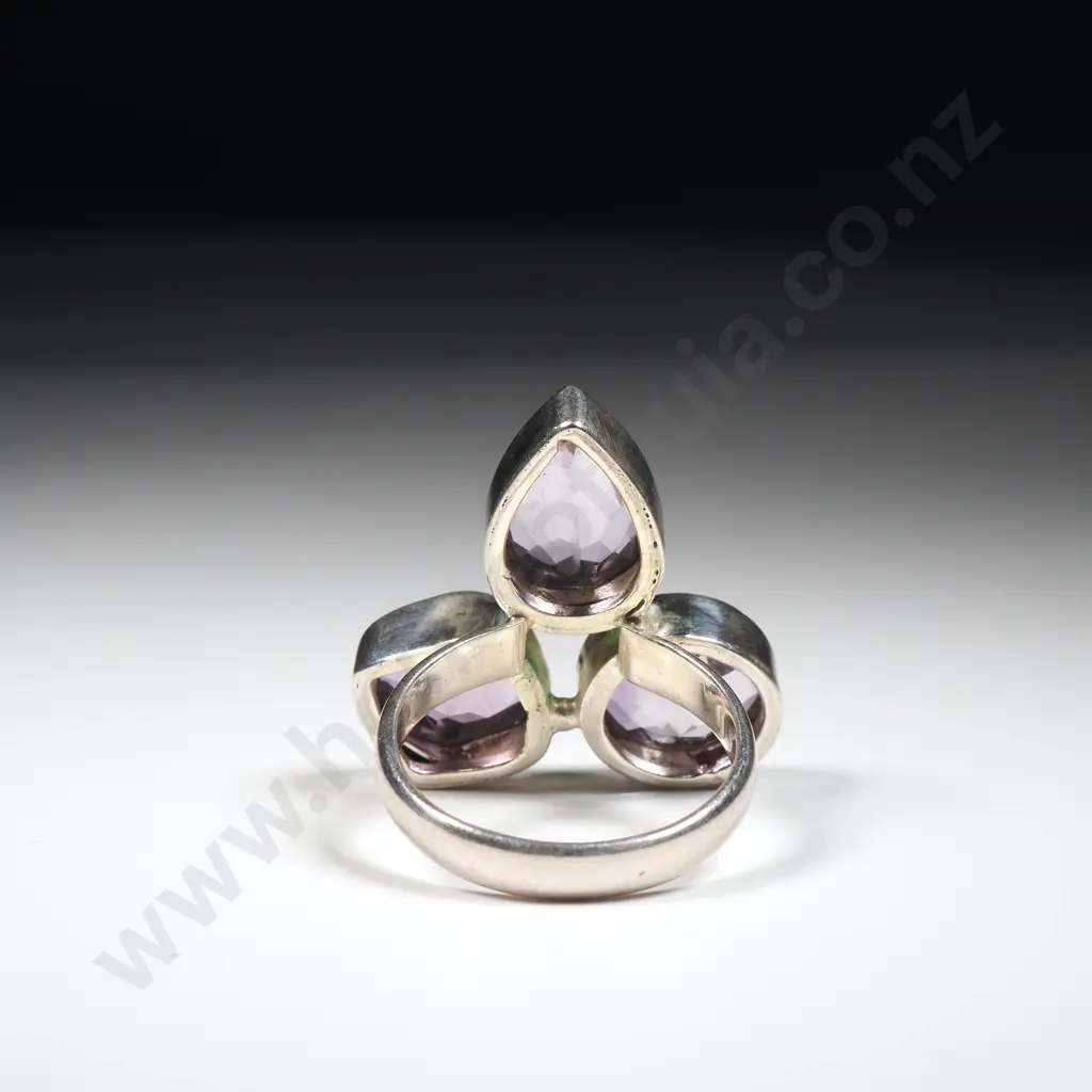Sterling Silver & Amethyst Ring Image 1++