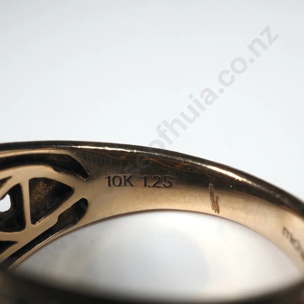 Diamond Ring in 10ct Gold Image 1++