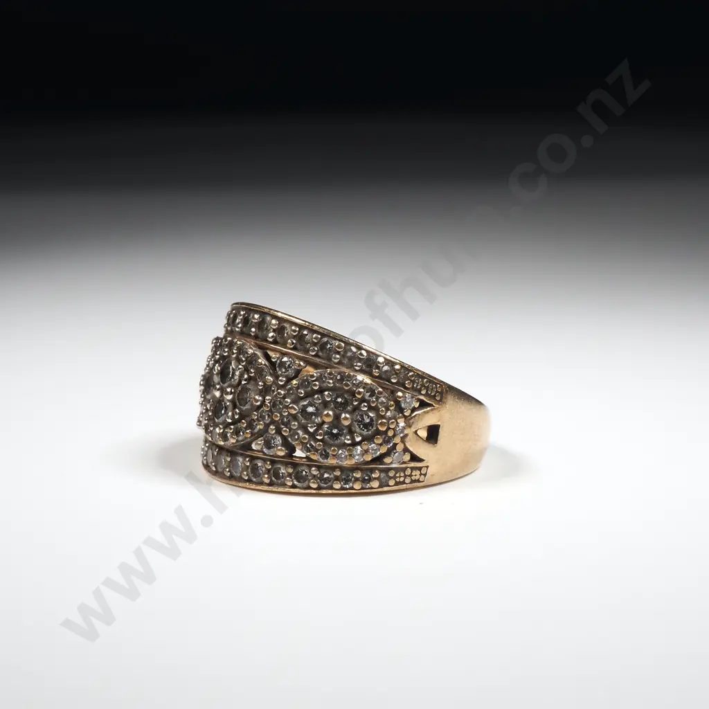 Diamond Ring in 10ct Gold Image 1++