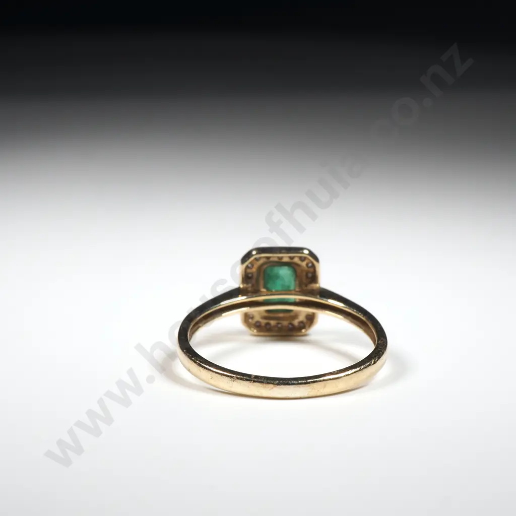 9ct Gold Emerald & Diamond Ring Image 1++