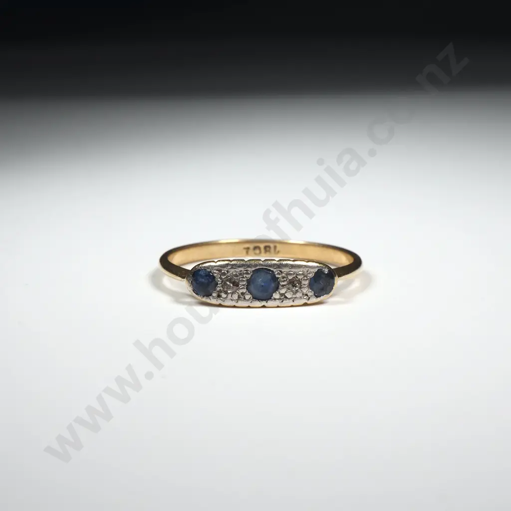 18ct Gold Blue Gem & Diamond Ring Image 1++