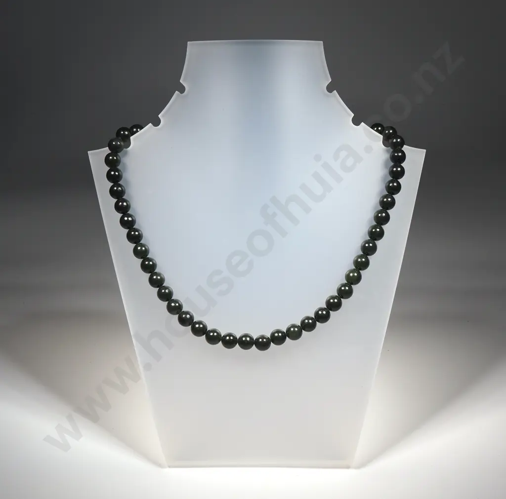 Vintage Green Bead Necklace Image 1++