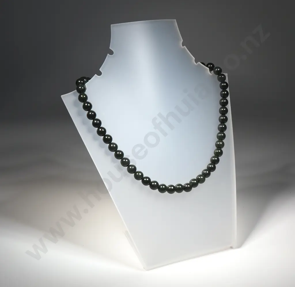 Vintage Green Bead Necklace Image 1++