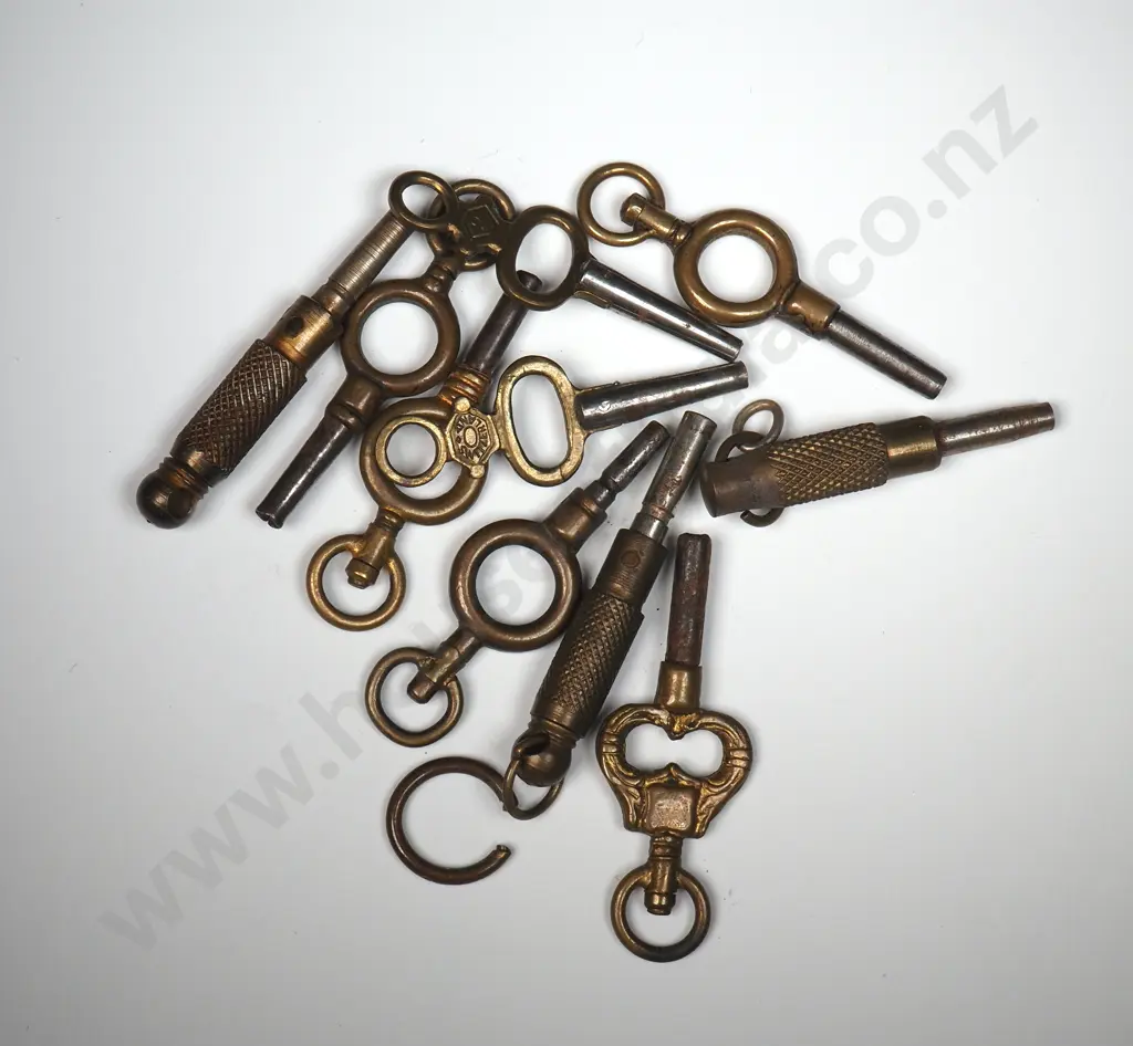 10 Assorted Antique Pocket Watch Keys Image 1++