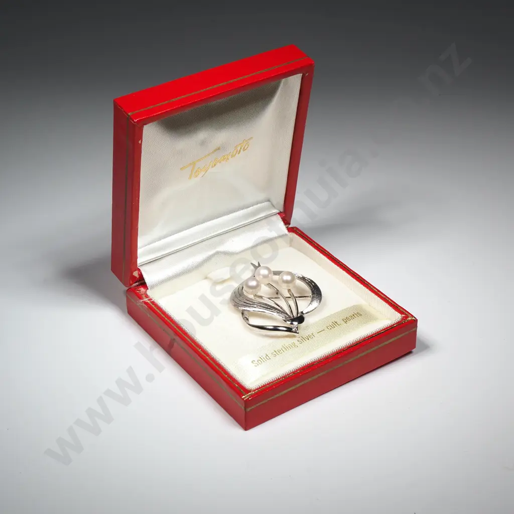 Boxed Toyomoto Sterling Silver & Cultured Pearl Brooch Image 1++