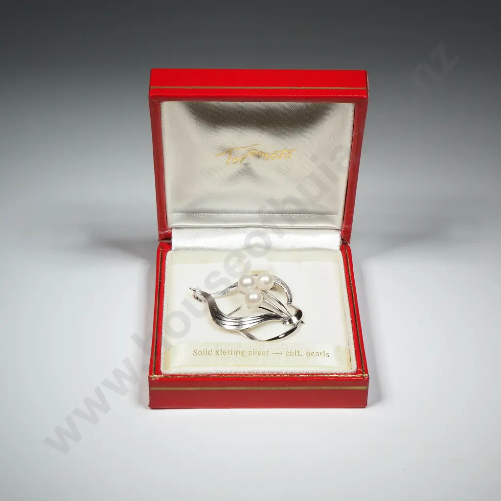 Boxed Toyomoto Sterling Silver & Cultured Pearl Brooch Image 1++