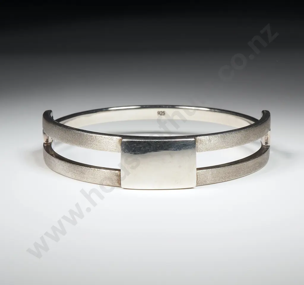 Substantial Sterling Silver Hinged Bracelet Image 1++