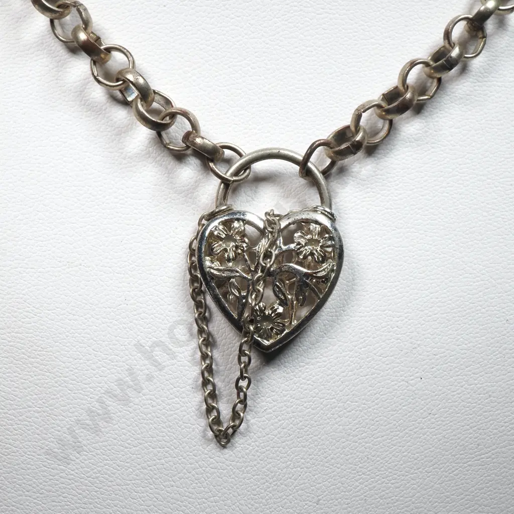 Costume Necklace Image 1++