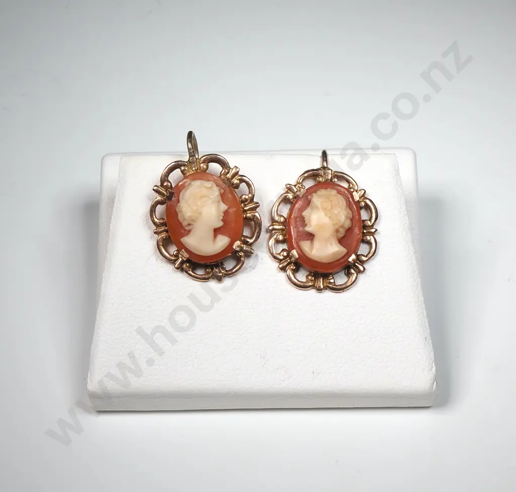 Vintage 9ct Gold Cameo Earrings Image 1++
