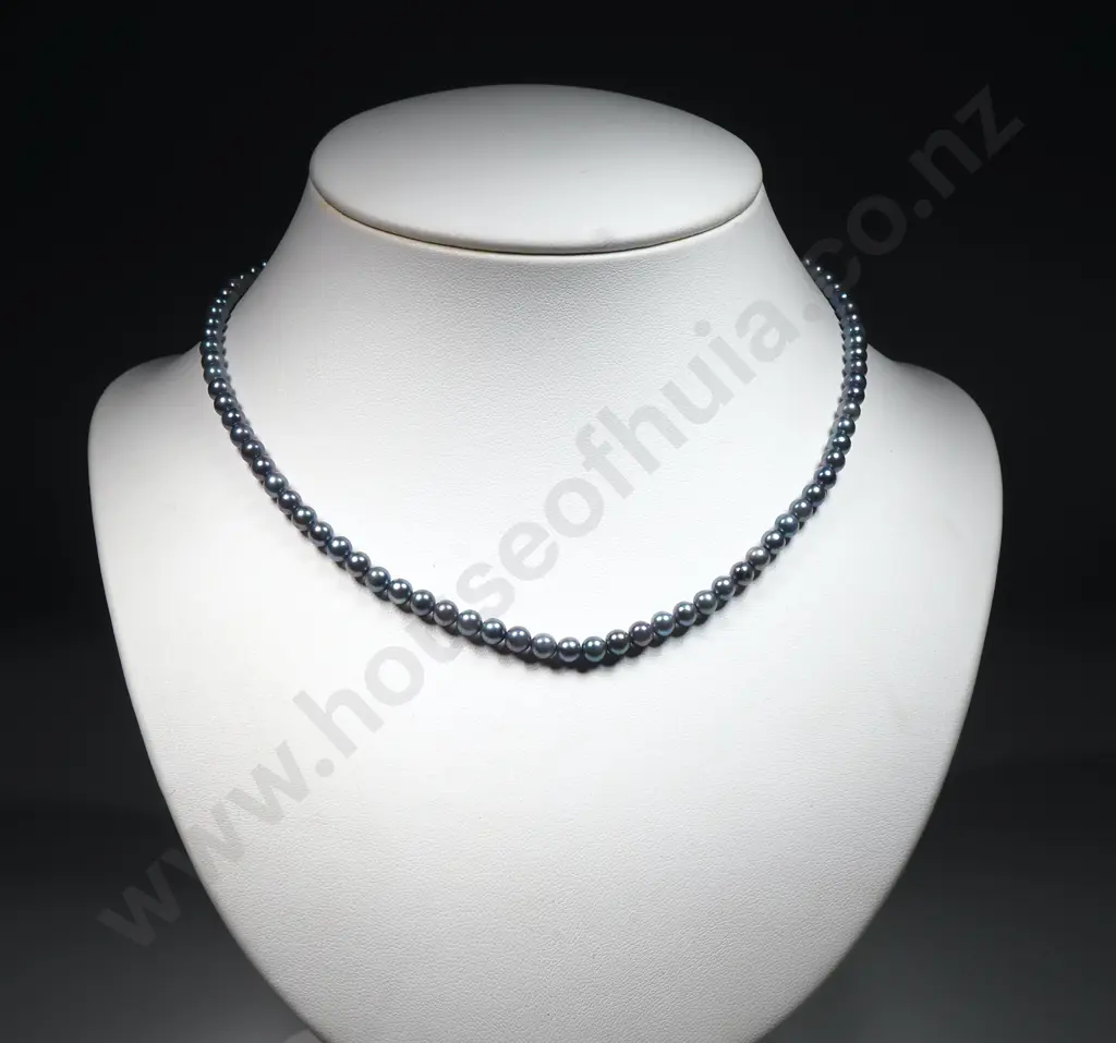 10ct White Gold Clasp Pearl Necklace - As New Image 1++
