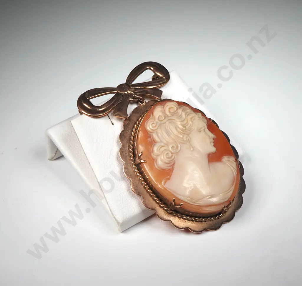 Vintage 9ct Gold Cameo Brooch Image 1++