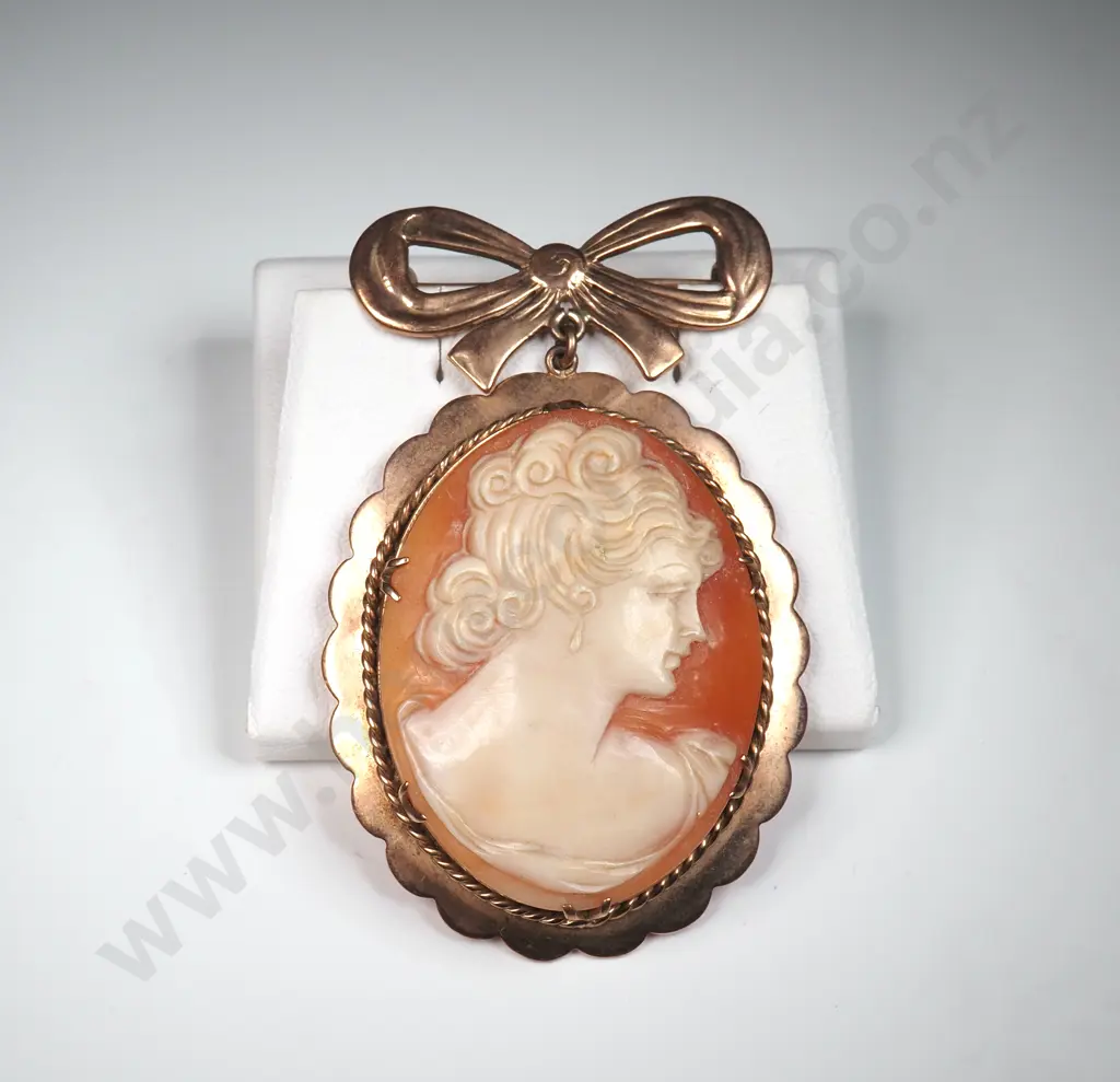 Vintage 9ct Gold Cameo Brooch Image 1++