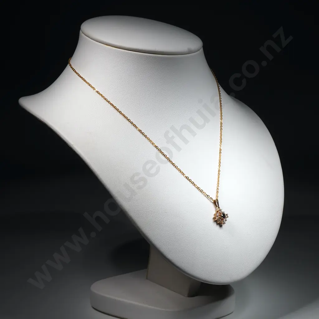 Gold Tone Crystal/Black Gem Style Pendant w Gold Tone Chain Image 1++