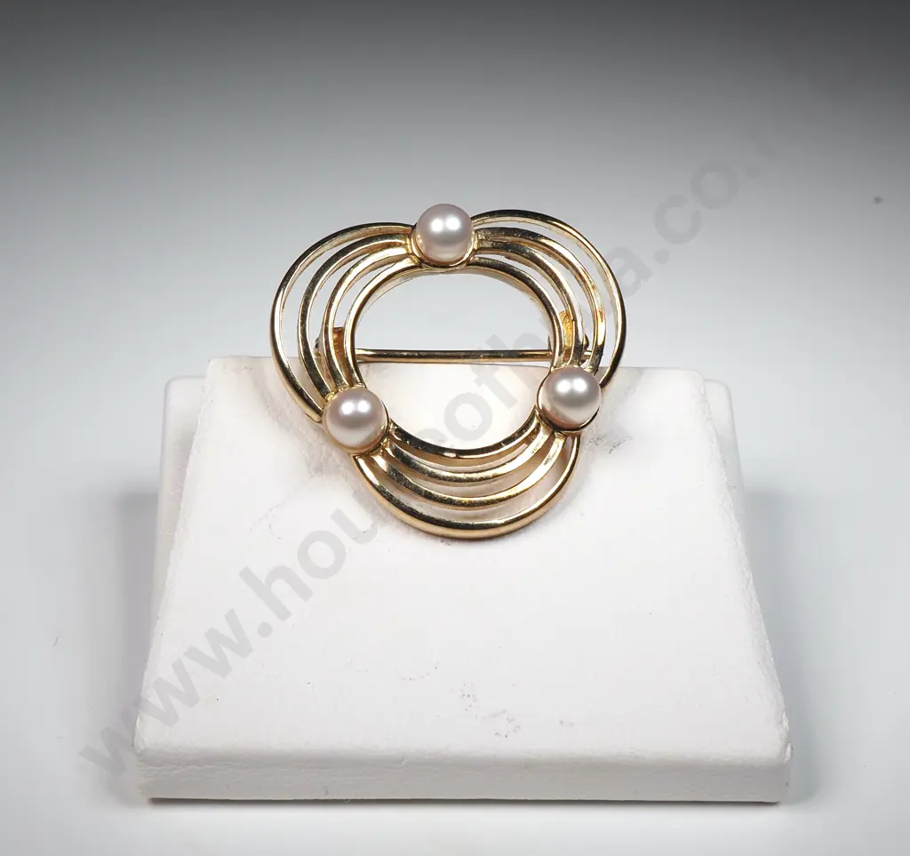 Sterling Silver Gilt & Three Pearl Brooch Image 1++