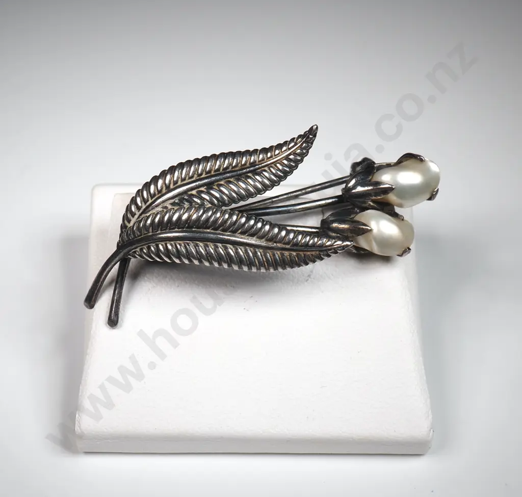 Sterling Silver Pearl Brooch Image 1++