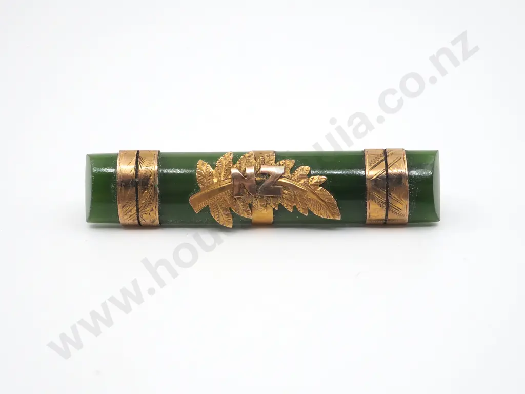 9ct Gold Colonial NZ Greenstone Brooch Image 1++