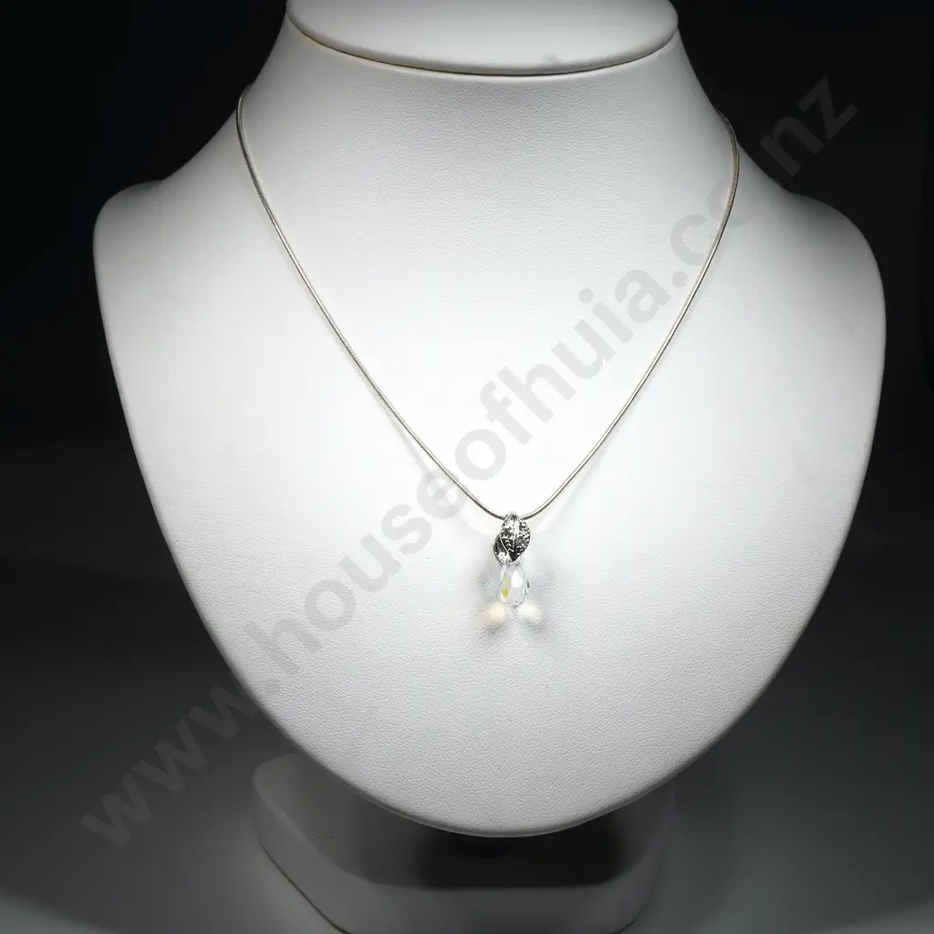 Sterling Silver Chain & Silver Toned Crystal Gem Pendent Image 1++