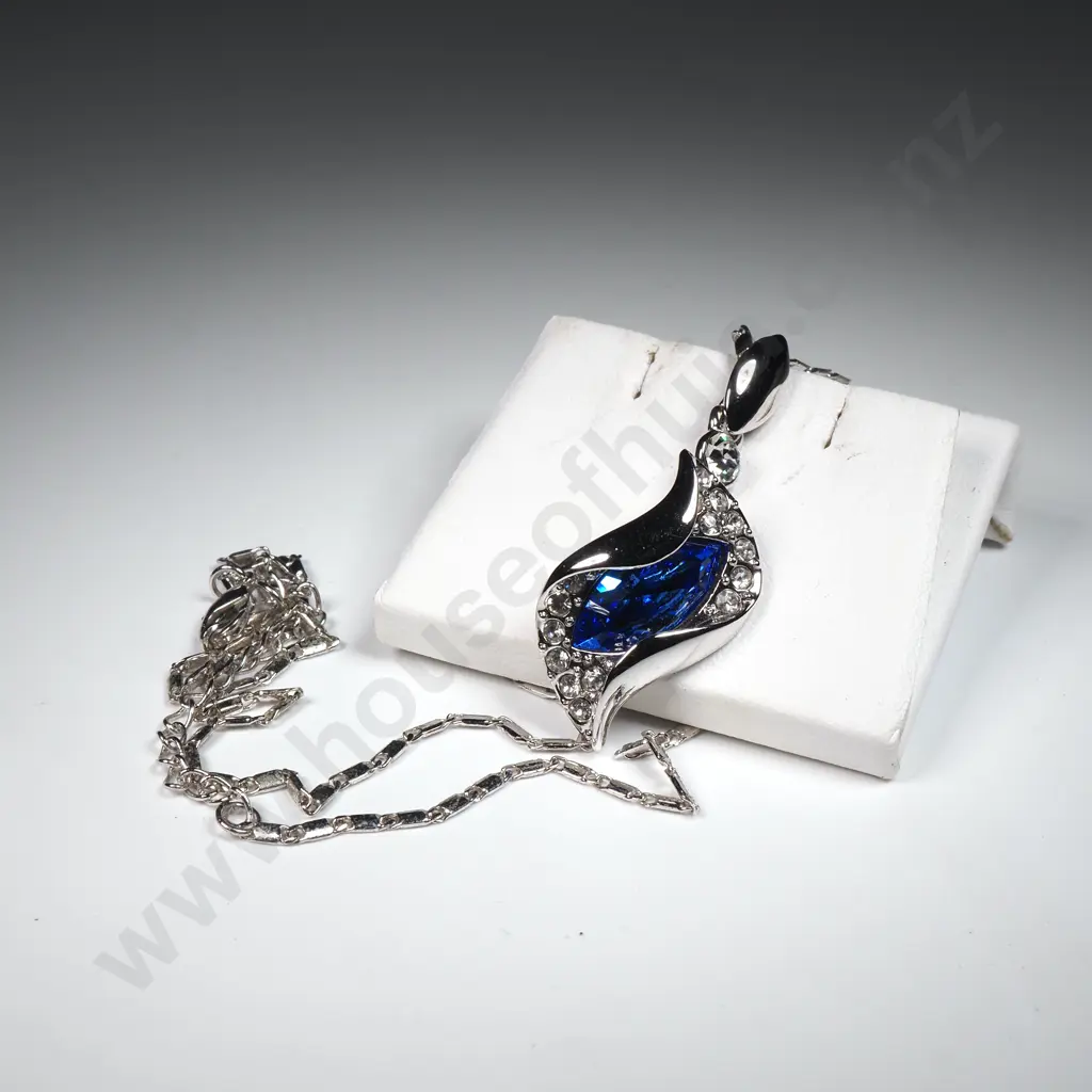 Swarovski Style Blue/Diamond Crystals in Silver Tone Pendant & Chain Image 1++