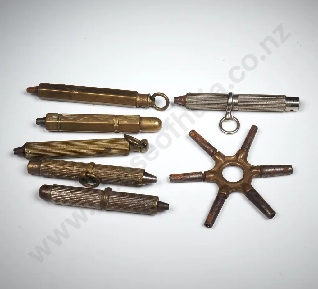 7 Antique Multi Size Pocket Watch Keys Image 1++
