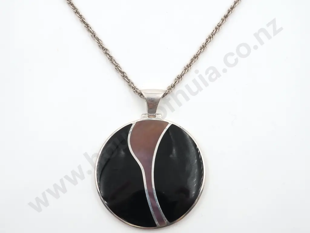 Sterling Silver Pendant & Chain Image 1++