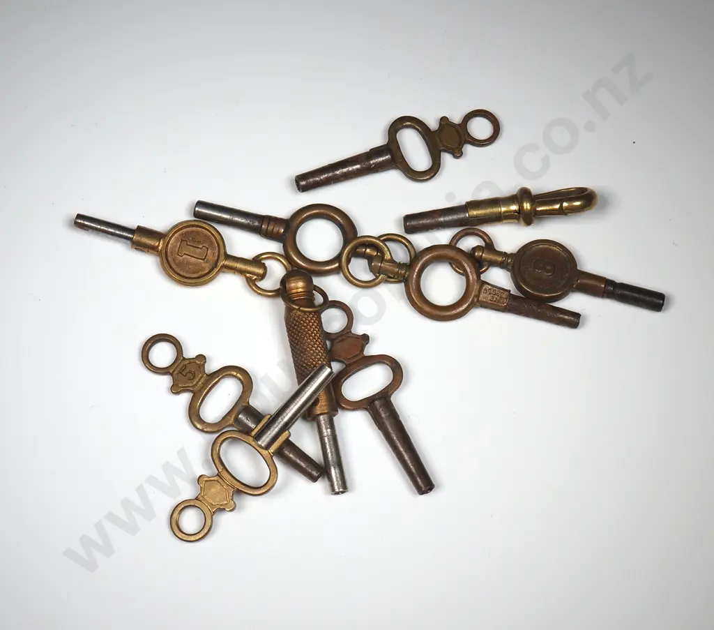 10 Antique Pocket Watch Keys Image 1++