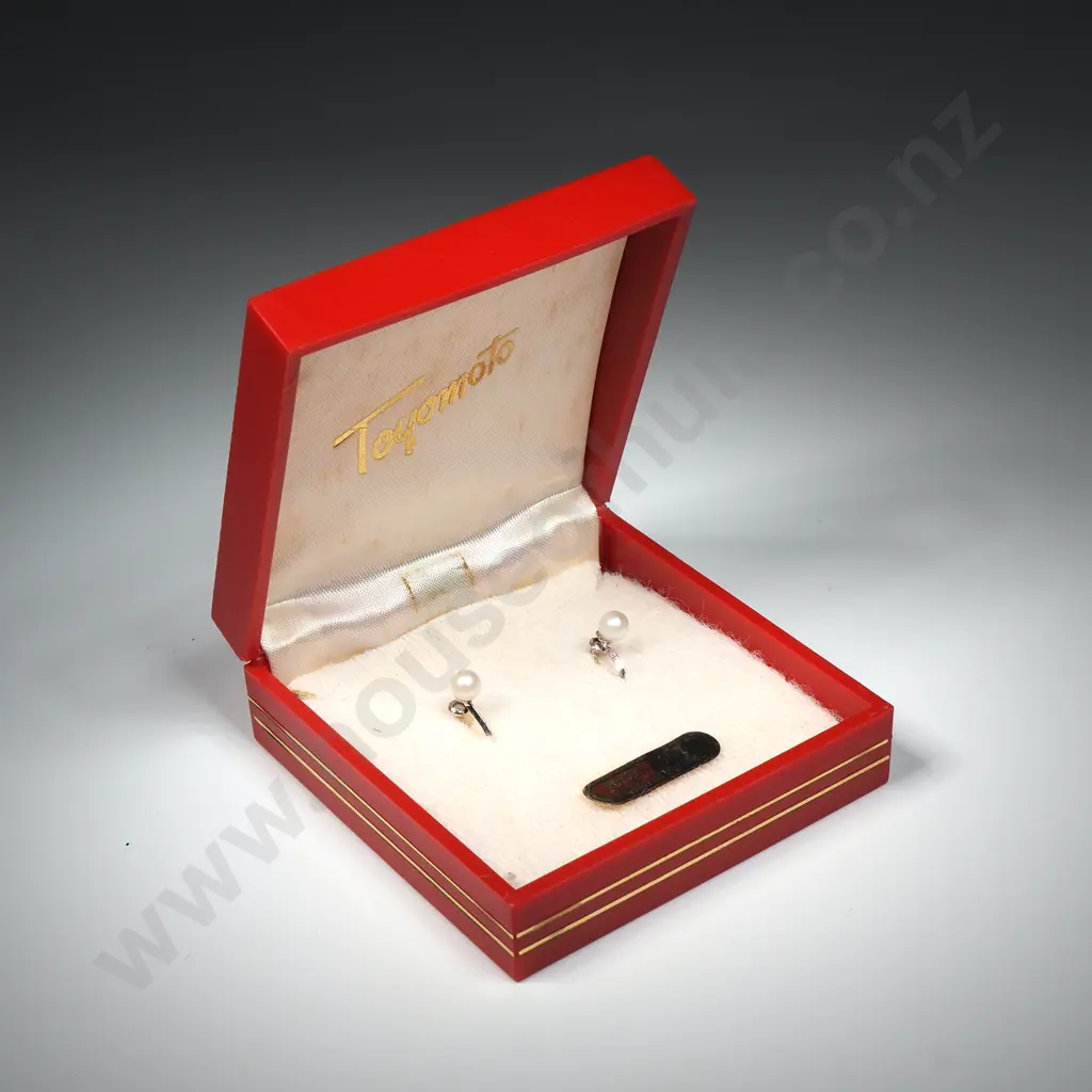 Boxed Toyomoto Sterling Silver Screw Earrings. Image 1++