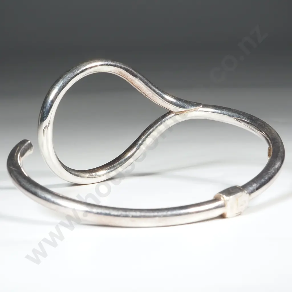 Sterling Silver Hinged 'Najo' Bangle Image 1++