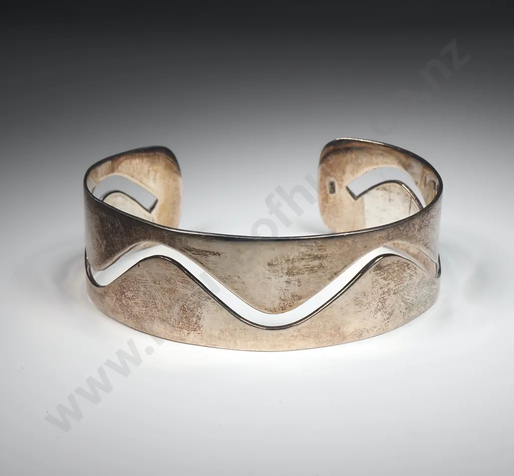 Modern Sterling Silver Bracelet Image 1++