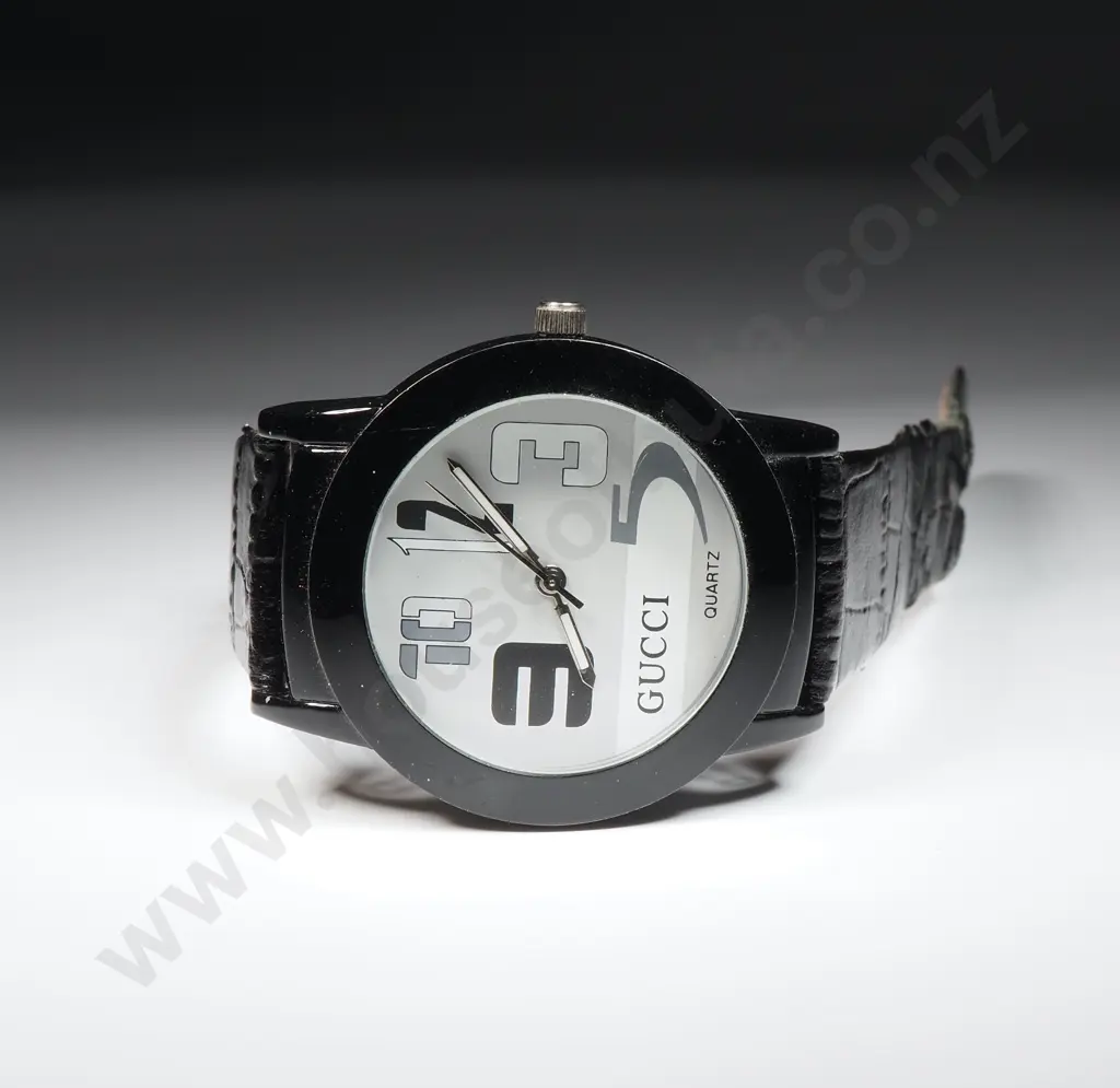 Gucci Wristwatch  Image 1++
