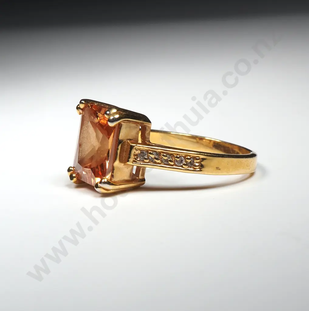 Costume Gold Toned w Amber & Diamond Coloured Gem Dress Ring. Image 1++