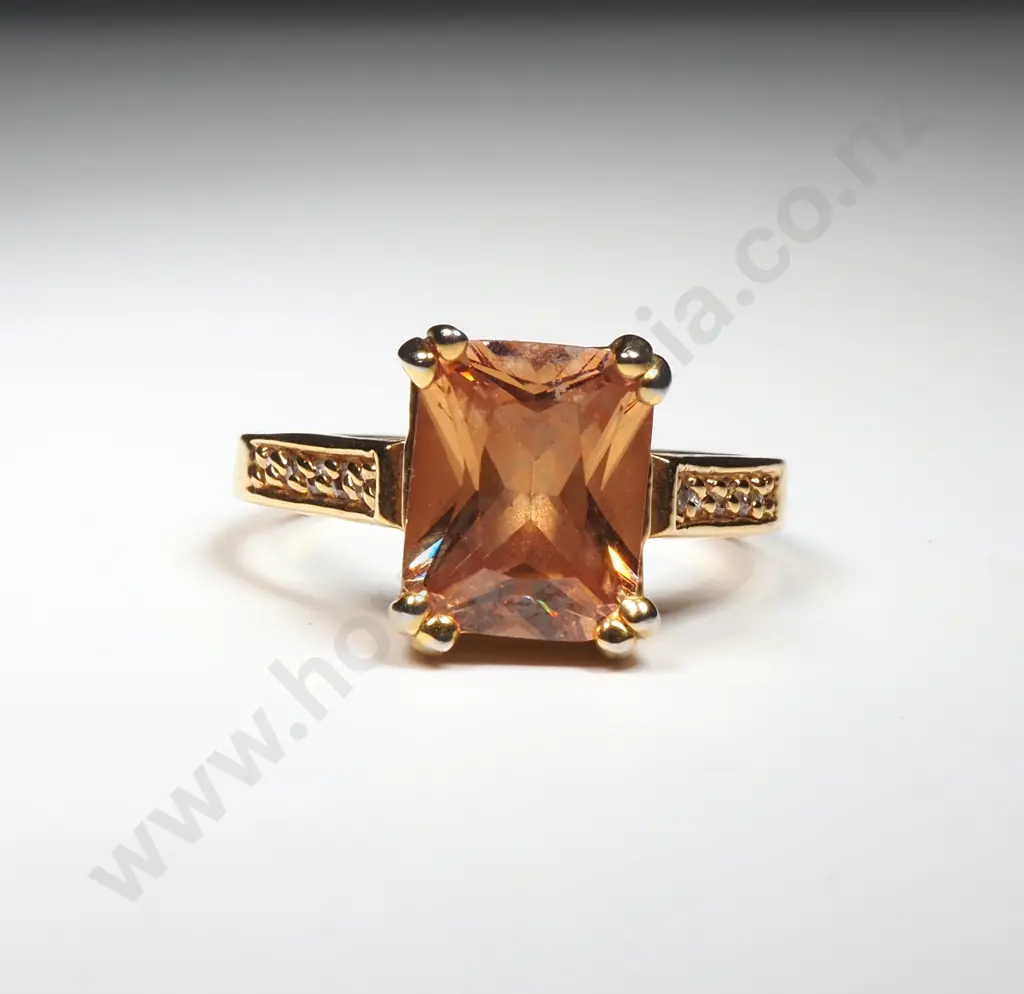 Costume Gold Toned w Amber & Diamond Coloured Gem Dress Ring. Image 1++