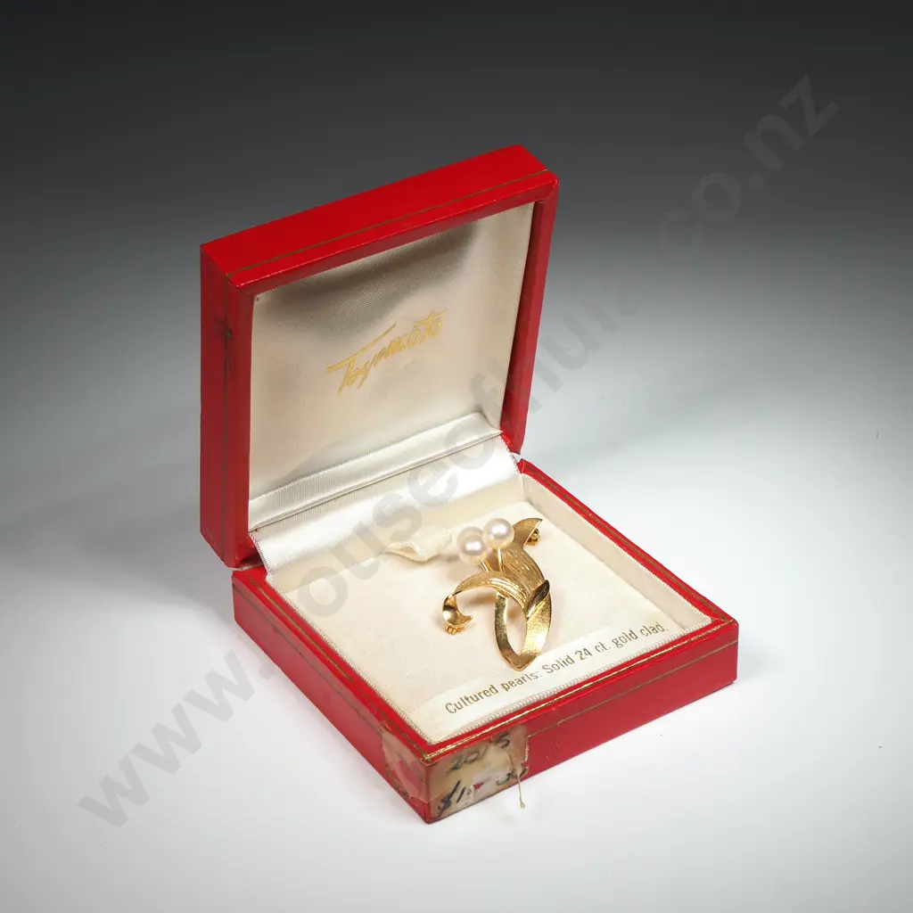 Boxed Toyomoto 14ct Gold Plate on Silver & Cultured Pearl Brooch. Image 1++