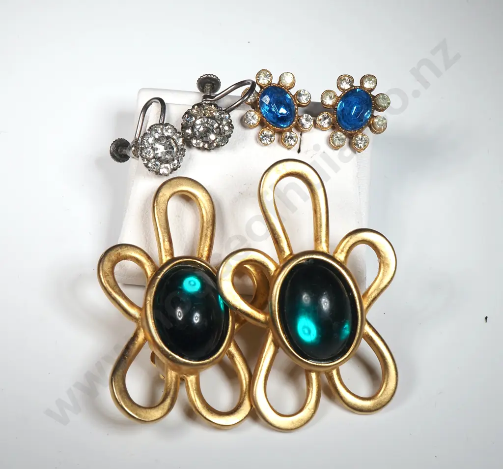 Two Pairs of Costume Earrings Image 1++