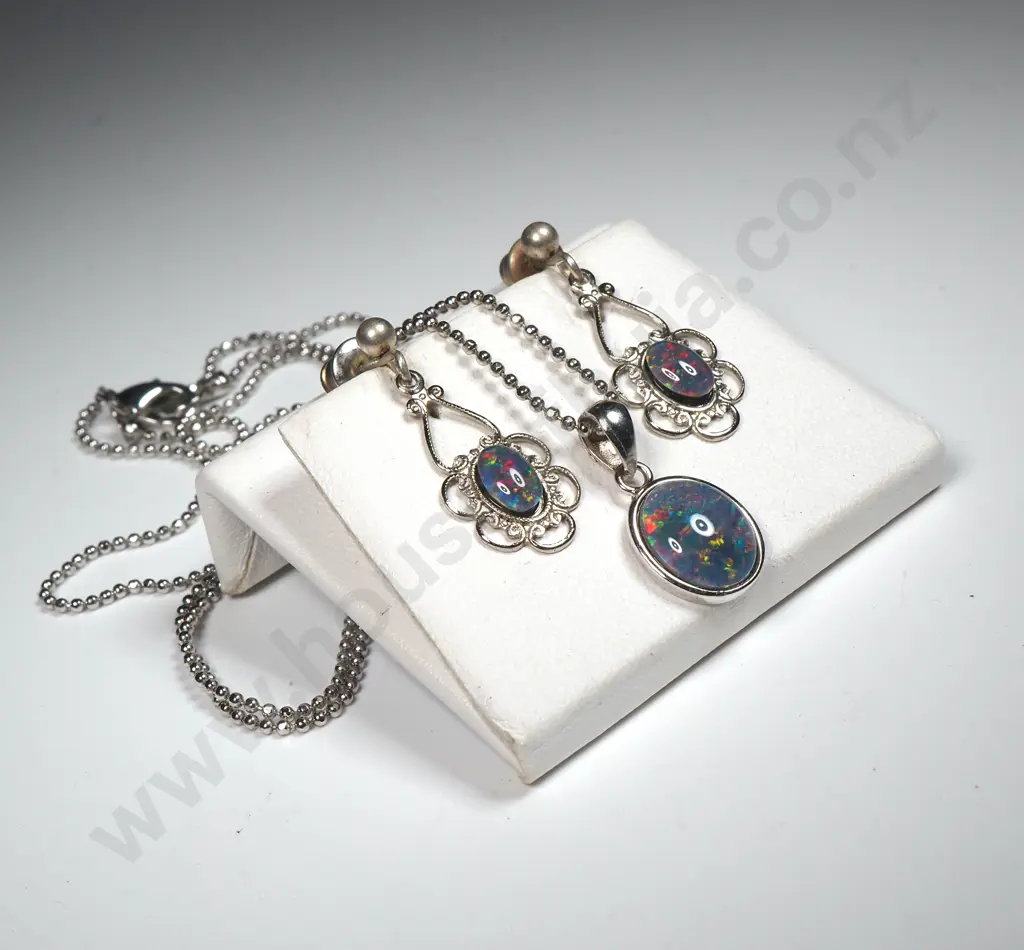 Sterling Silver & Opal Pendant & A Pair of Sterling Silver & Opal Earrings  Image 1++