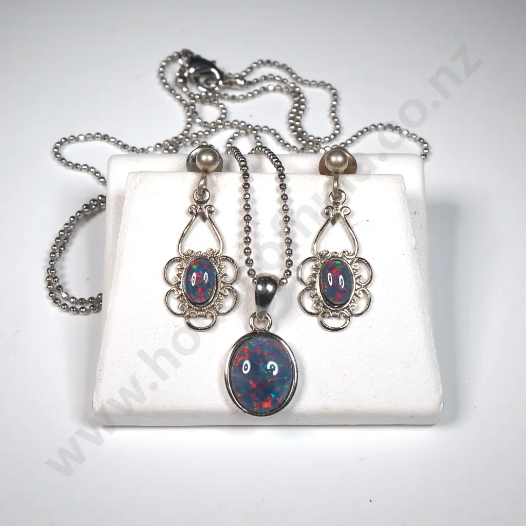 Sterling Silver & Opal Pendant & A Pair of Sterling Silver & Opal Earrings  Image 1++