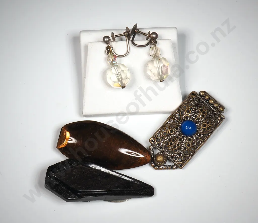 Three Costume Clips & Costume Screw Earrings  Image 1++