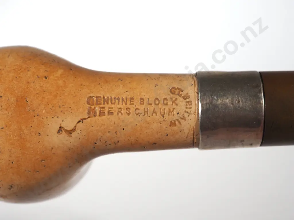 Plain Meerschaum Pipe: Made in Great Britain Image 1++