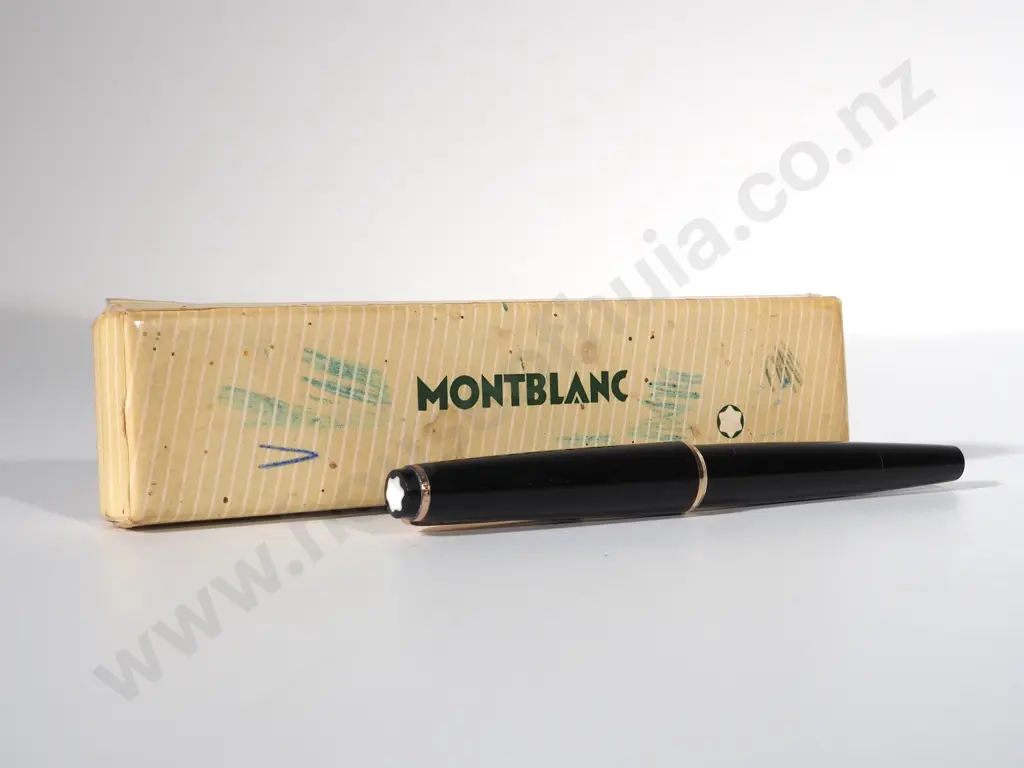 Cased Mont Blanc Fountain Pen 14ct Gold Nib 585 No. 32 Image 1++