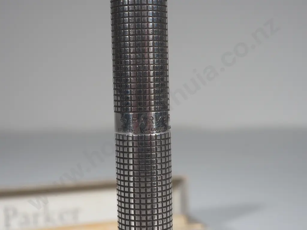 Boxed Sterling Silver Parker Cicele Fountain Pen w 18ct Gold Nib: Made in the U.S.A  Image 1++