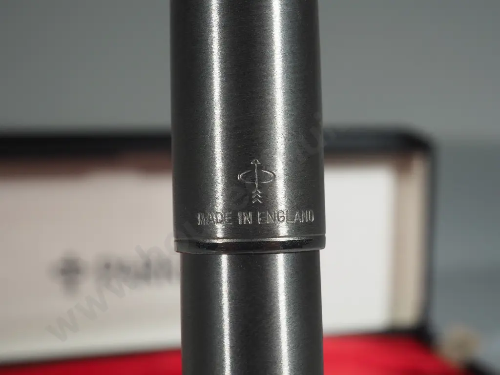 Boxed Brushed Stainless Parkler Fountain Pen: Made in England w Alternate Cartridge Image 1++