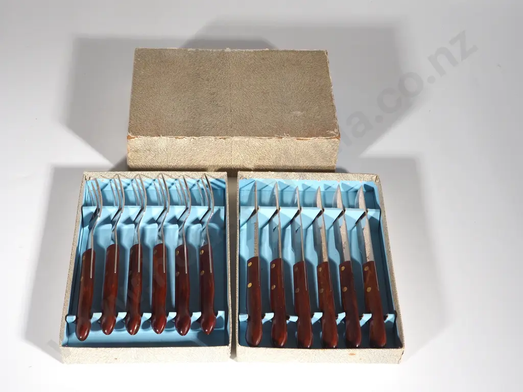 Vintage Boxed Steak Knives & Forks Image 1++