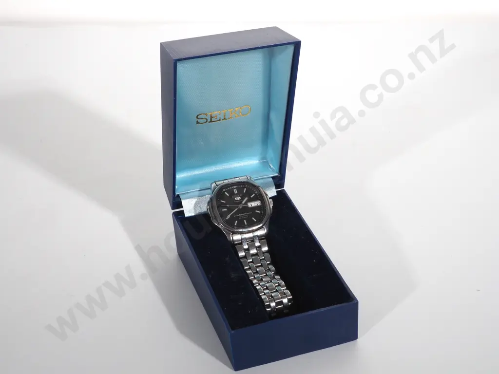Boxed 7S36 5000 Seiko 5 Superior Day Date 23 Jewel Wristwatch 5 BAR Resistant Image 1++