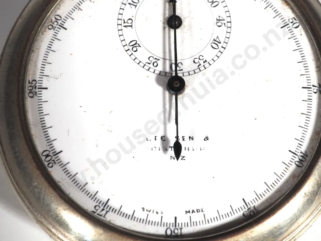 Gents Split Second Stop Watch Retailed by Petersons, Christchurch Image 1++