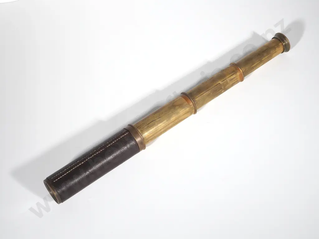 Antique Gentlemans Extendable Telescope Image 1++