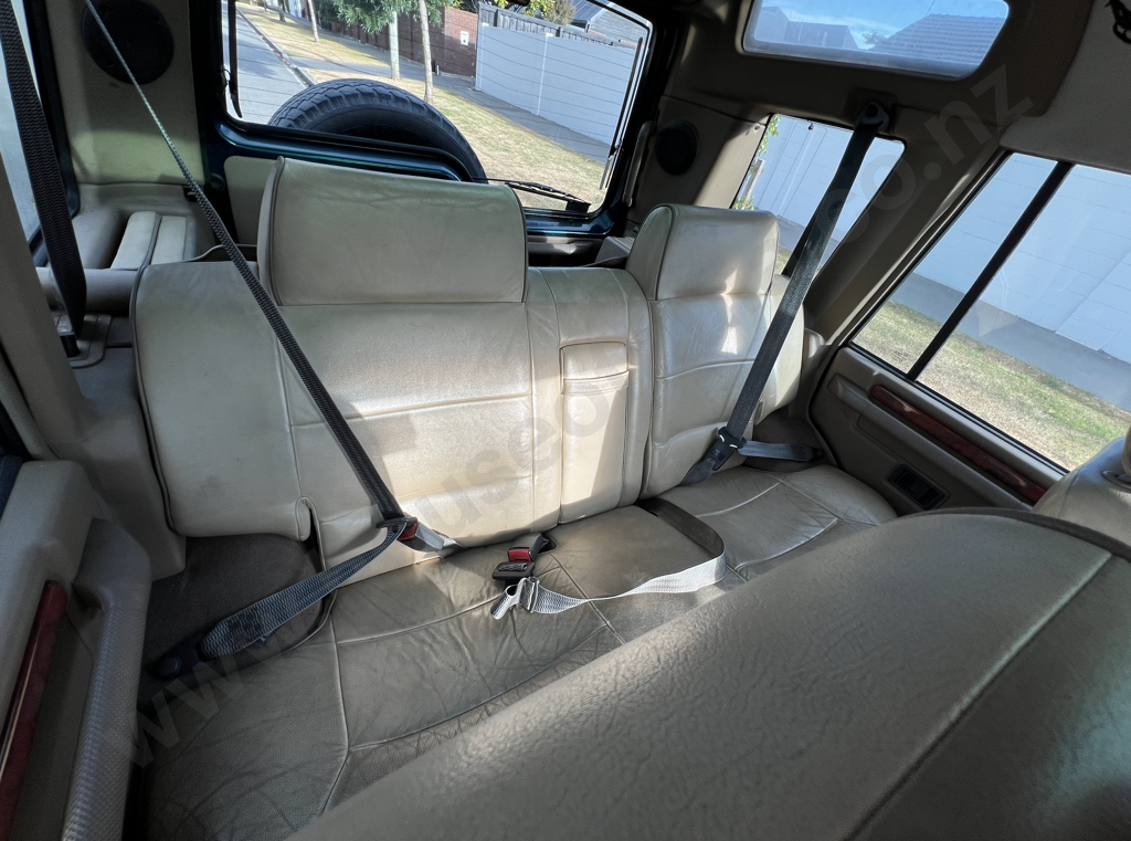1999 Anniversary Edition Land Rover Discovery in Green Image 1++